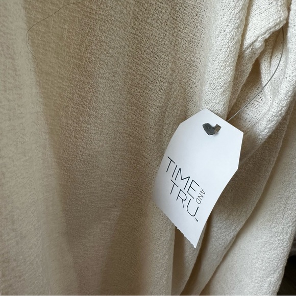 ivory cream pullover smocked top from Time and Tru size 22 - Picture 4 of 11